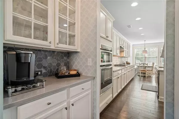127 Marlow DR, Woodstock, GA 30188