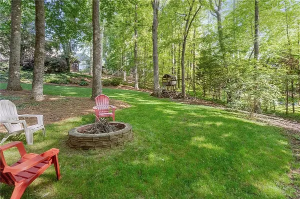 1880 Barrett DR, Cumming, GA 30040