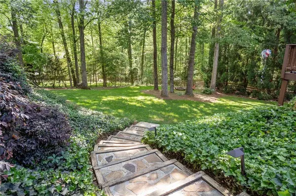 1880 Barrett DR, Cumming, GA 30040