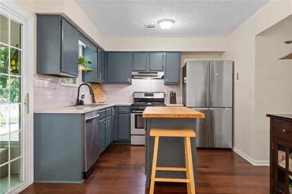 710 Crab Orchard CT, Roswell, GA 30076