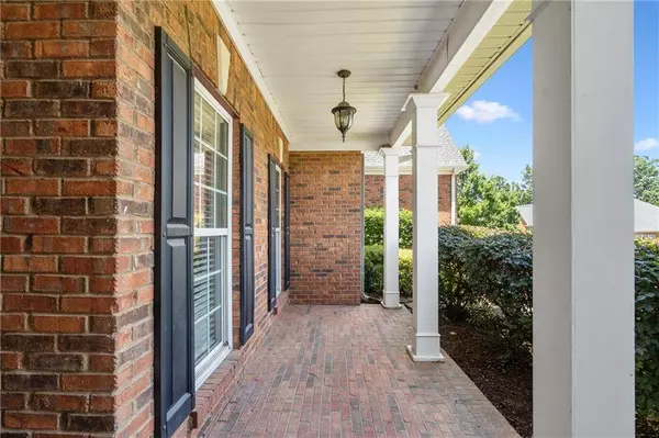 5380 Villa Lake CT, Suwanee, GA 30024