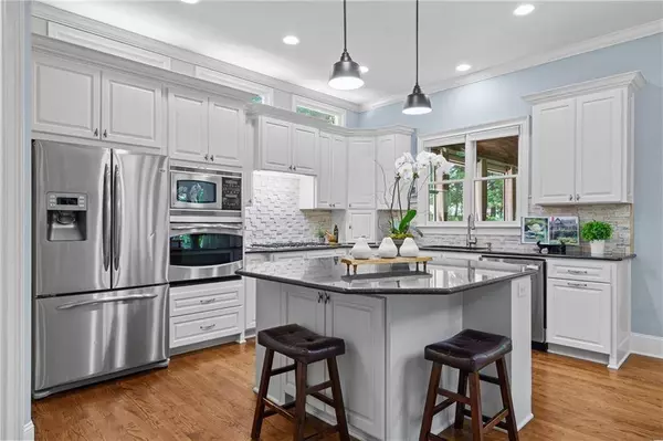 2635 Etienne LN, Cumming, GA 30041