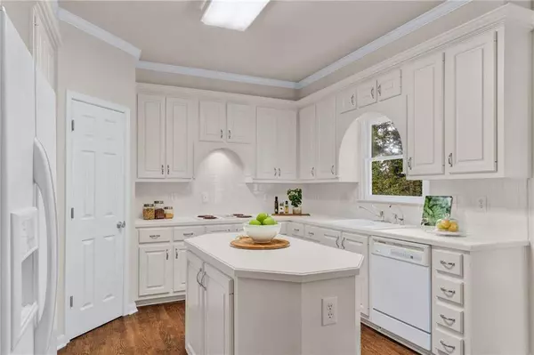 11120 Crofton Overlook CT, Johns Creek, GA 30097