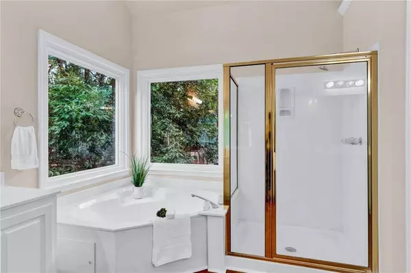 11120 Crofton Overlook CT, Johns Creek, GA 30097