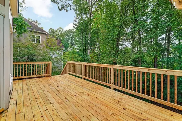 11120 Crofton Overlook CT, Johns Creek, GA 30097