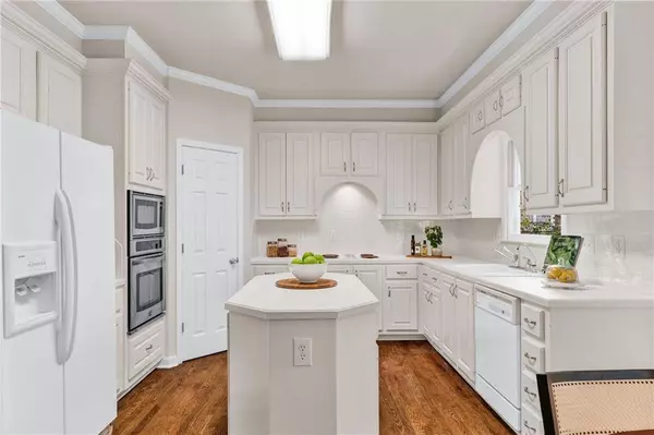 11120 Crofton Overlook CT, Johns Creek, GA 30097