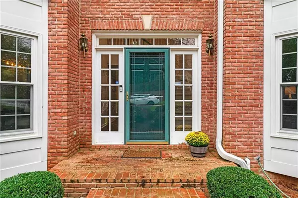 11120 Crofton Overlook CT, Johns Creek, GA 30097