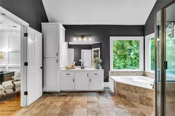 11100 Crofton Overlook CT, Johns Creek, GA 30097