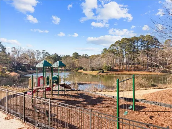 210 Tynebrae PL, Roswell, GA 30075