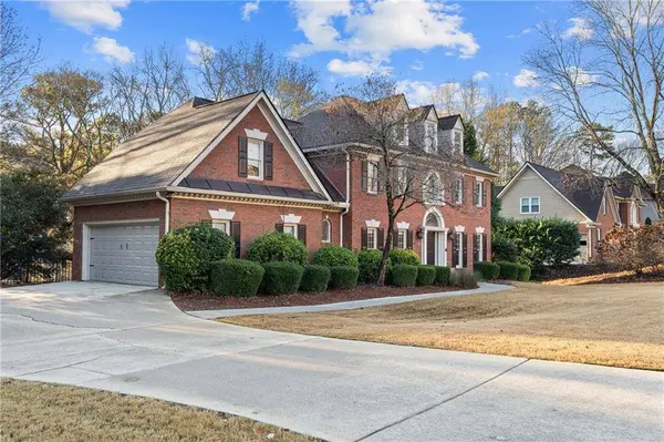 210 Tynebrae PL, Roswell, GA 30075