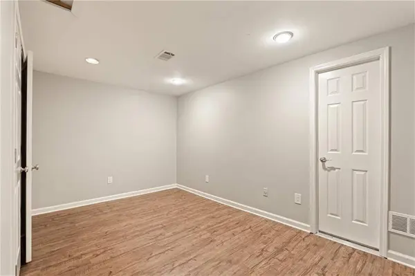 210 Tynebrae PL, Roswell, GA 30075