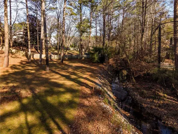 210 Tynebrae PL, Roswell, GA 30075