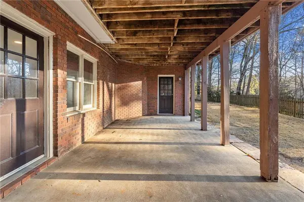 210 Tynebrae PL, Roswell, GA 30075