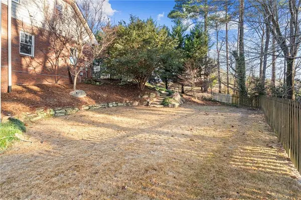 210 Tynebrae PL, Roswell, GA 30075