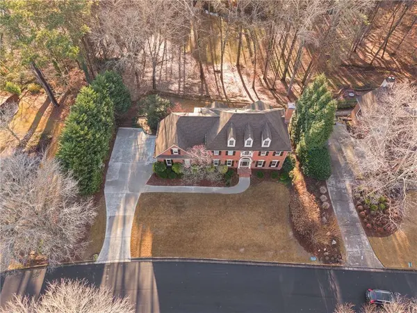 210 Tynebrae PL, Roswell, GA 30075