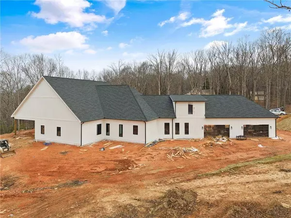 385 River Bend RD, Dawsonville, GA 30534