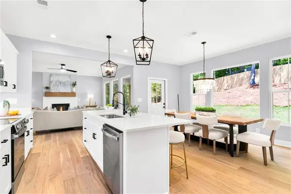 6144 Cardinal DR, Gainesville, GA 30506