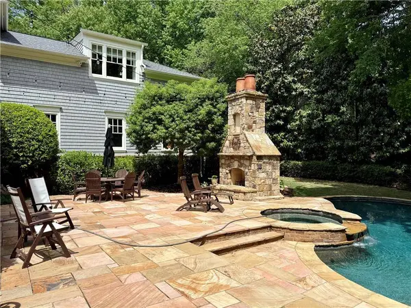 2000 Lancaster SQ, Roswell, GA 30076