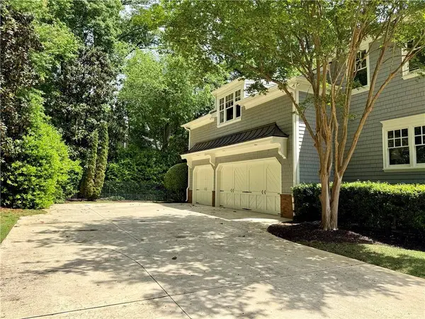 2000 Lancaster SQ, Roswell, GA 30076