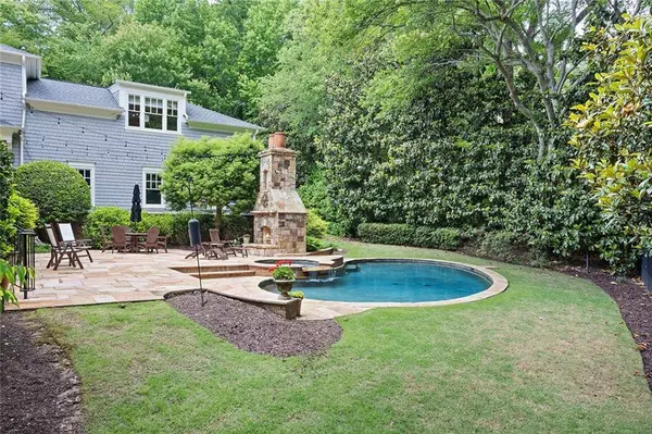 2000 Lancaster SQ, Roswell, GA 30076