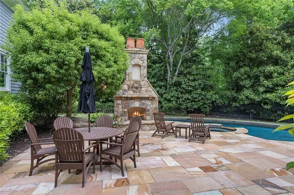 2000 Lancaster SQ, Roswell, GA 30076