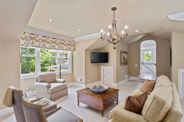 2000 Lancaster SQ, Roswell, GA 30076
