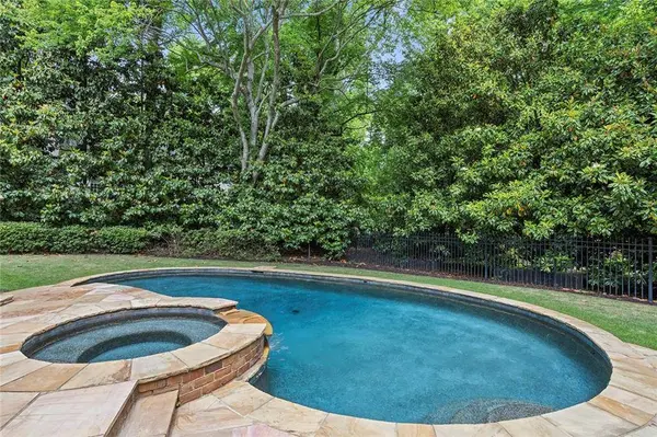 2000 Lancaster SQ, Roswell, GA 30076