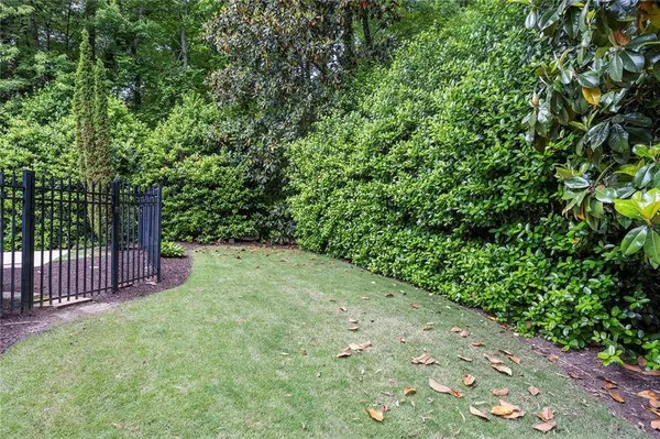 2000 Lancaster SQ, Roswell, GA 30076