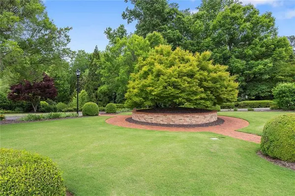 2000 Lancaster SQ, Roswell, GA 30076