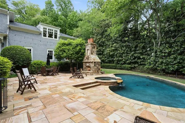 2000 Lancaster SQ, Roswell, GA 30076