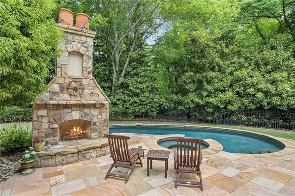 2000 Lancaster SQ, Roswell, GA 30076