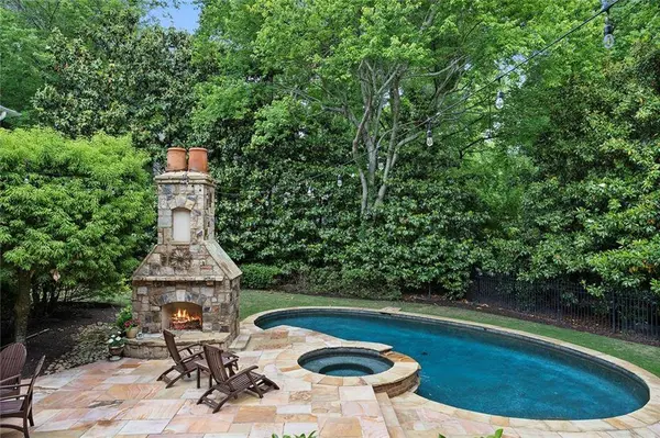 2000 Lancaster SQ, Roswell, GA 30076