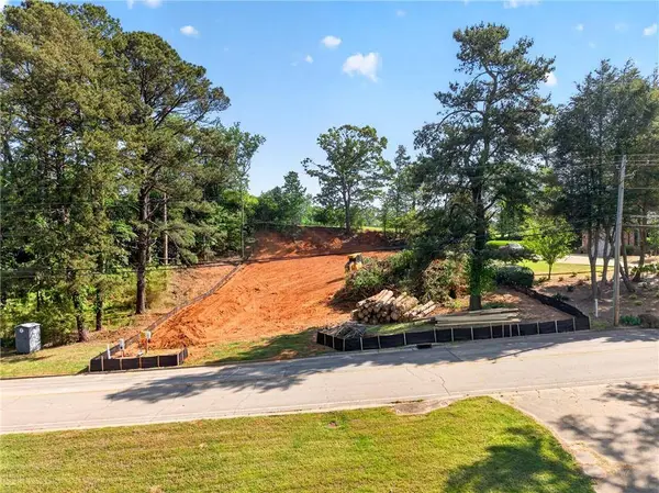 608 E Lake DR, Gainesville, GA 30506