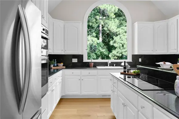 10645 Oxford Mill CIR, Alpharetta, GA 30022