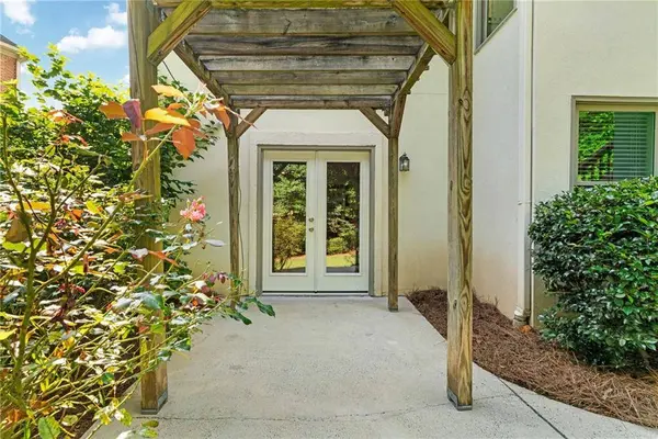 10645 Oxford Mill CIR, Alpharetta, GA 30022
