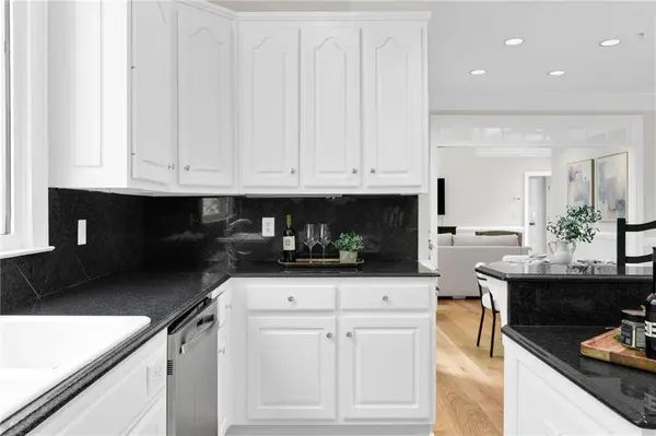 10645 Oxford Mill CIR, Alpharetta, GA 30022