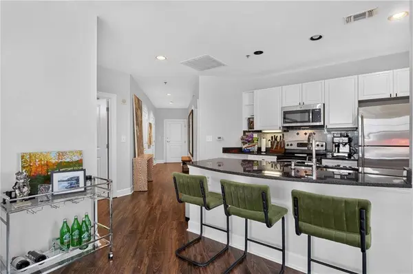 325 E Paces Ferry RD NE #1702, Atlanta, GA 30305