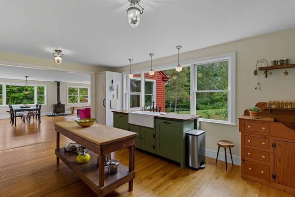 523 Martins Pond Road, Groton, MA 01450