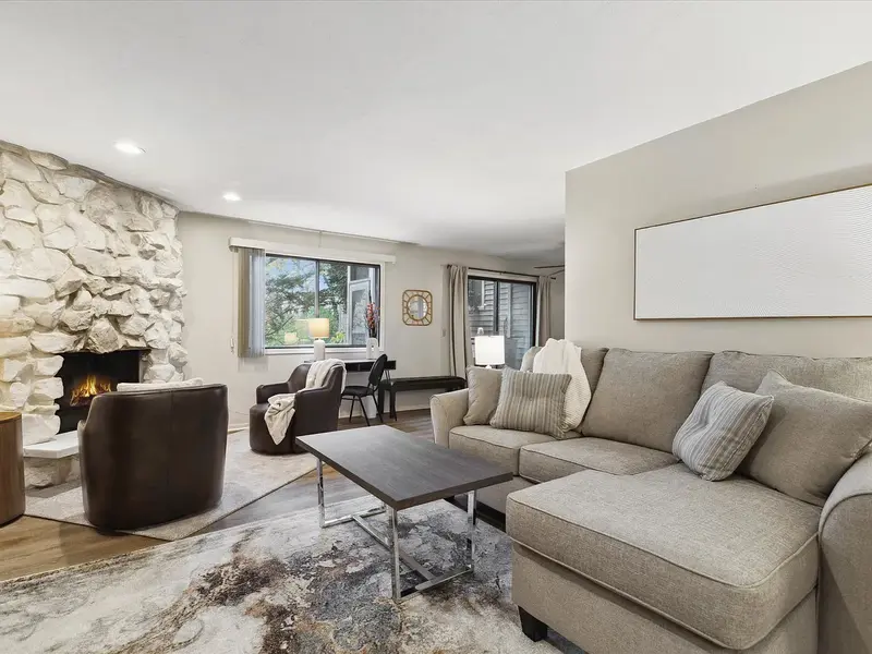 14321 Fairway Dr, Eden Prairie, MN 55344-1956