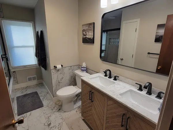 8213 Quinn Rd, Bloomington, MN 55437-1229