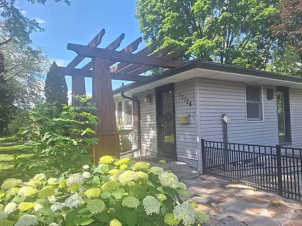 11124 Drew Ave S, Bloomington, MN 55431-3843