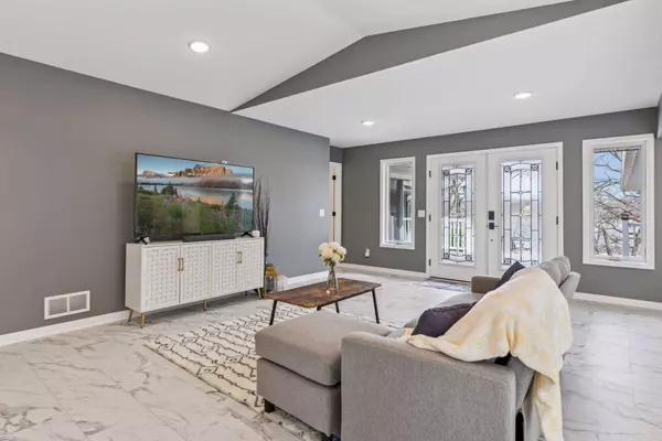 9032 W Bush Lake RD, Bloomington, MN 55438