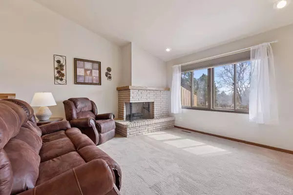 8240 Tamarack TRL, Eden Prairie, MN 55347
