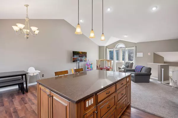 5090 W 143rd ST, Savage, MN 55378