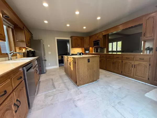 9848 Brookside AVE S, Bloomington, MN 55431