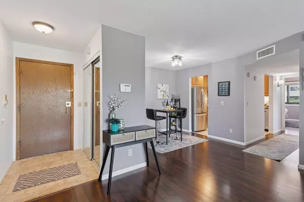 4100 Parklawn AVE #309, Edina, MN 55435