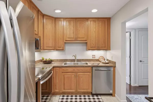 4100 Parklawn AVE #309, Edina, MN 55435