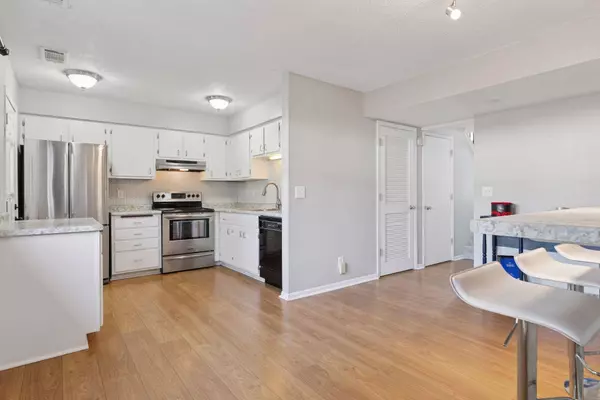 7834 Dunmore RD, Woodbury, MN 55125