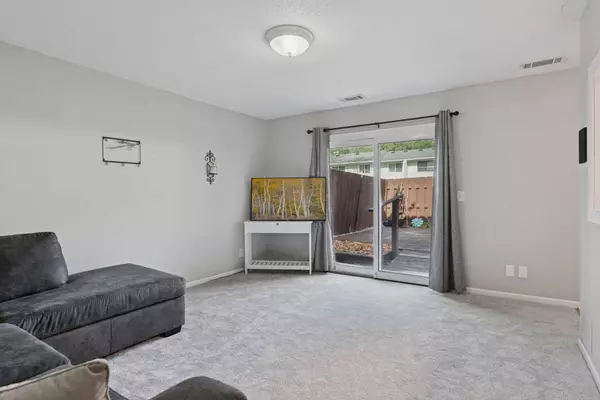 7834 Dunmore RD, Woodbury, MN 55125