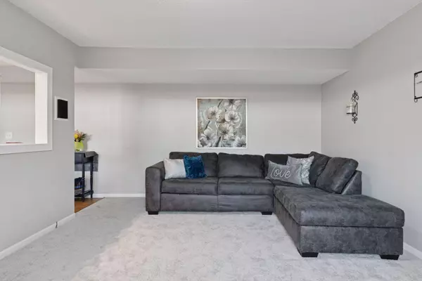 7834 Dunmore RD, Woodbury, MN 55125